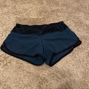 Lululemon speed up shorts 2.5”